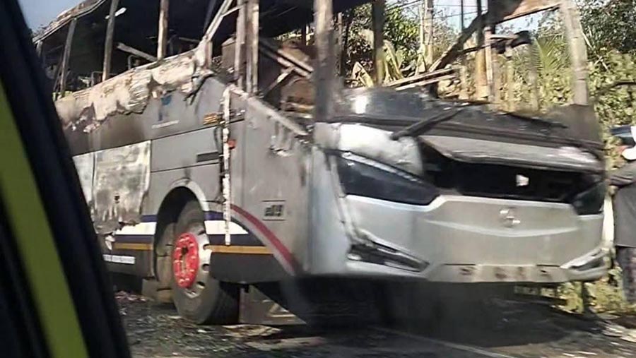 Kondisi bus AKAP PO Palala mengalami kerusakan berat akibat terbakar. Foto: Humas Polres Muba