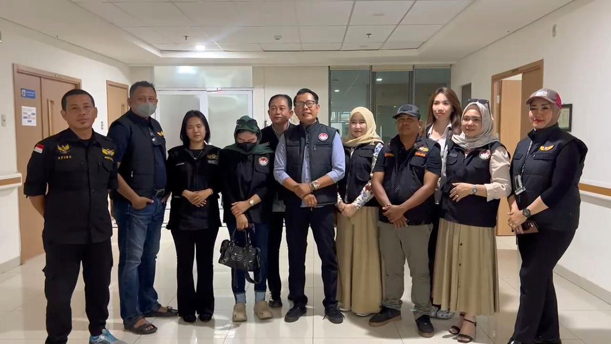 Paguyuban Masyarakat Palembang Bersatu Sumatera Selatan (PMPB Sumsel) salurkan tali kasih untuk 2 pasien di Rumah Sakit Hermina Palembang. Foto: Mgs M Fikri A