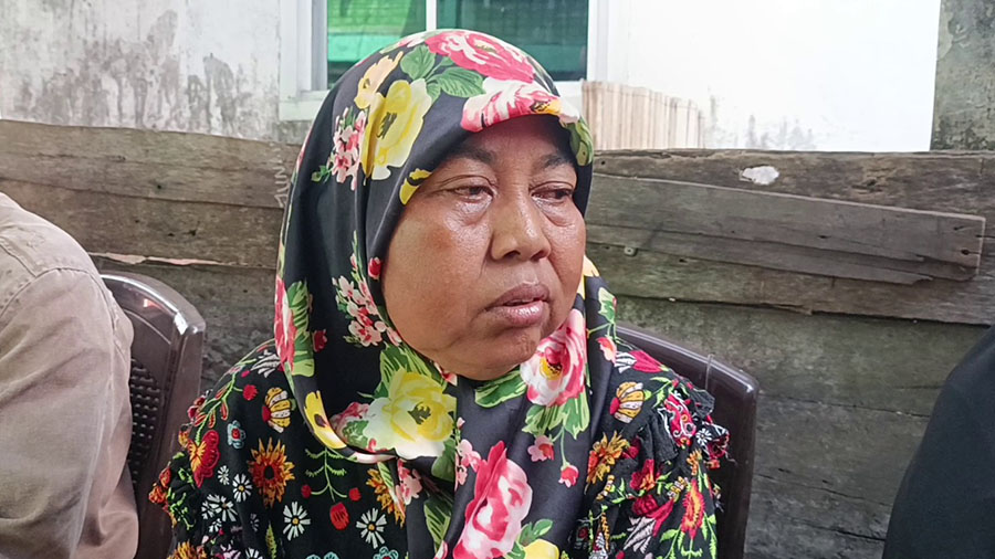 Roslawati, Mertua Almarhum Devi Yanto. Foto: Ilham Wahyudi -- PALTV